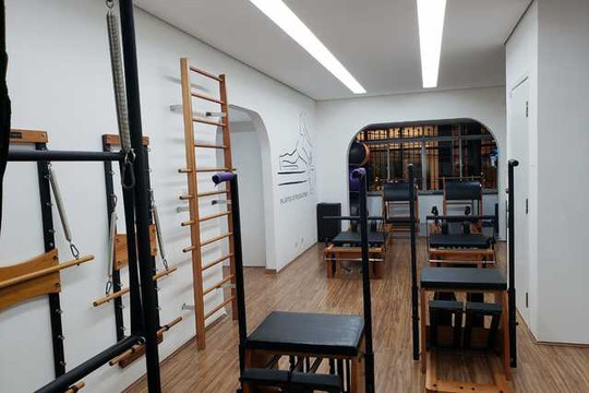 Imagem 1 da galeria do parceiro De Vie Pilates Yoga Terapias