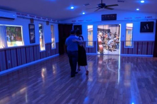 Image 2 from Backstreet Tango partner gallery