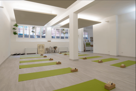 Immagine 1 dalla galleria del partner Centered Yoga Studio di Francesca Petrilli