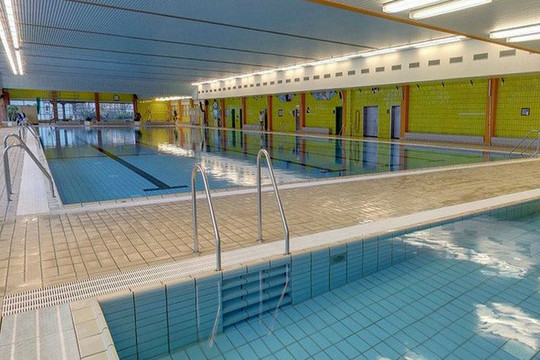 Bild 1 von Kombibad Seestraße - Halle Partnergalerie