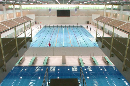 Bild 1 von Schwimm- und Sprunghalle im Europasportpark SSE Partnergalerie