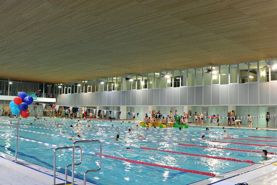 Bild 2 von Schwimm- und Sprunghalle im Europasportpark SSE Partnergalerie
