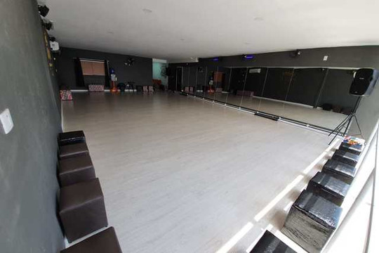 Imagem 1 da galeria do parceiro Poz-E Dance Studio