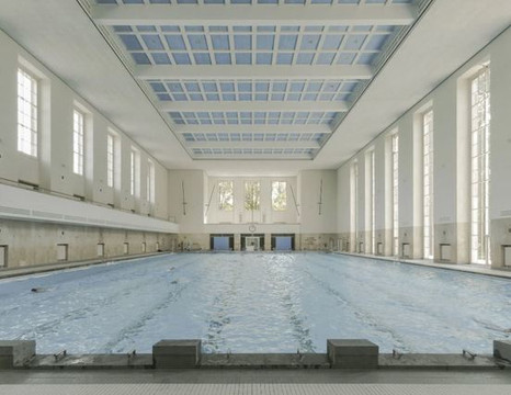 Bild 2 von Schwimmhalle Finckensteinallee Partnergalerie