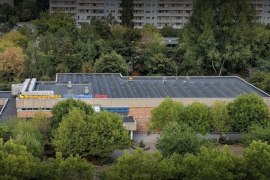 Bild 2 von Schwimmhalle Zingster Straße Partnergalerie