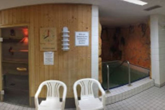 Bild 3 von Schwimmhalle Zingster Straße Partnergalerie