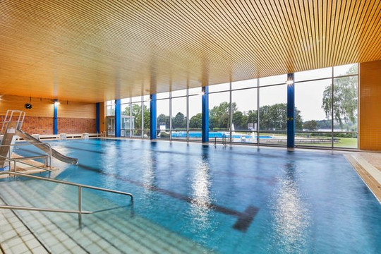 Bild 2 von Bäderland Schwimmbad Finkenwerder Partnergalerie