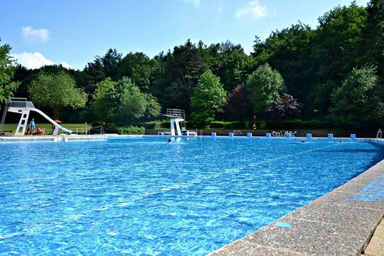 Bild 1 von Bäderland Sommerfreibad Marienhöhe Partnergalerie