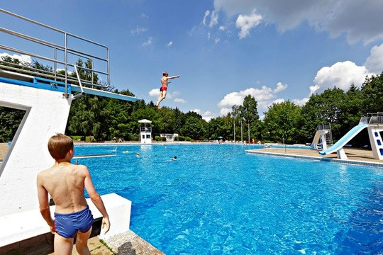 Bild 2 von Bäderland Sommerfreibad Marienhöhe Partnergalerie