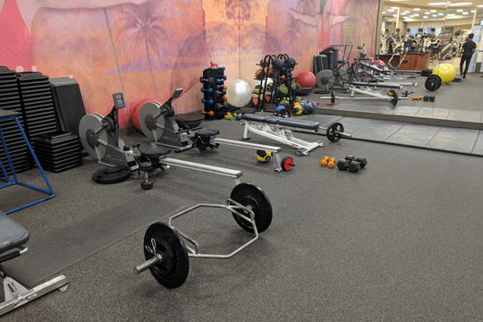 Image 2 from LA Fitness - WOODLAND HILLS partner gallery
