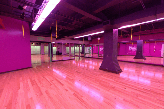 Image 2 from Crunch - Union Square partner gallery