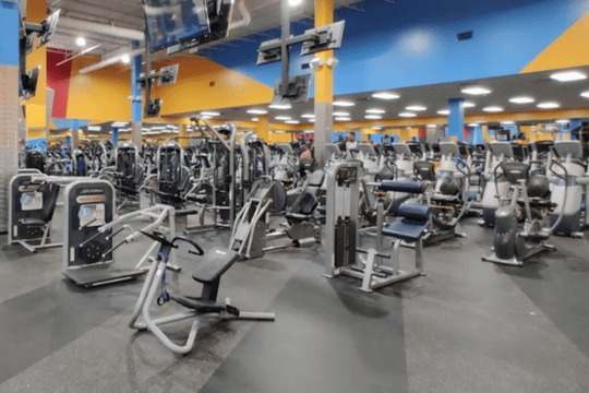 Image 1 from Fitness Connection Greenspoint partner gallery
