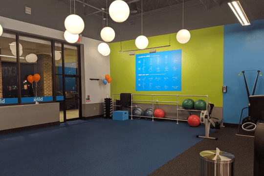 Image 3 from Blink Fitness Farmingdale partner gallery