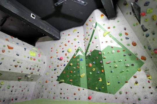 Imagen 1 de la galería del partner Boulder Madrid - Rocódromo de Escalada en Madrid