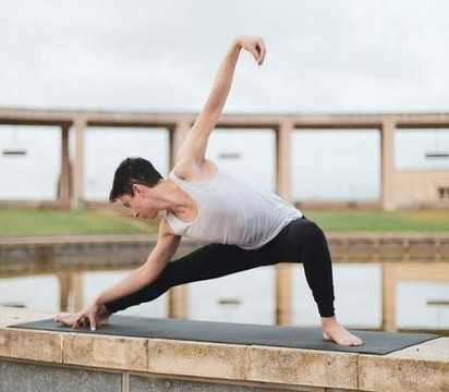 Imagen 3 de la galería del partner Francisco Yoga Muntaner