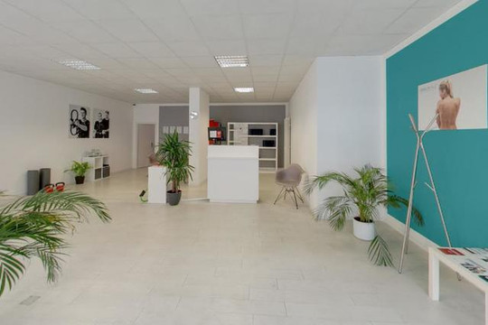 Bild 2 von EMS Lounge Singen Partnergalerie