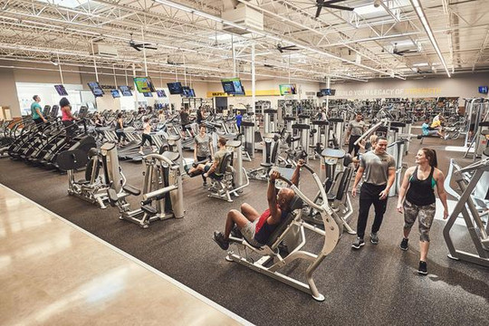 Image 3 from Gold's Gym Rancho at Victoria Gardens partner gallery