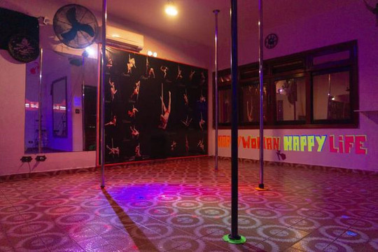 Imagem 2 da galeria do parceiro Volupia Pole Dance - 2 Unidade