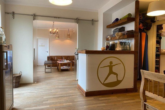 Bild 2 von Bikram Hot Yoga im Tal Partnergalerie