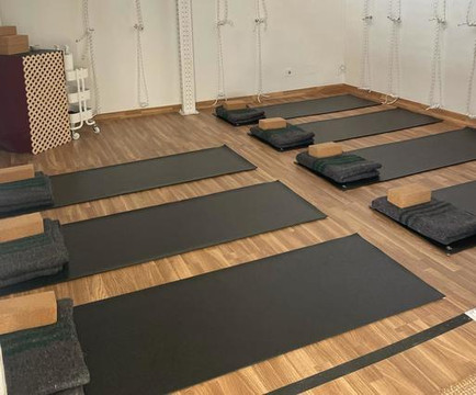 Imagen 2 de la galería del partner Atma Yogui - Estudio de Yoga