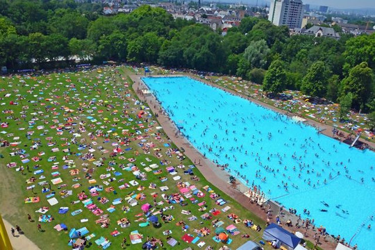 Bild 1 von Freibad Brentanobad Partnergalerie
