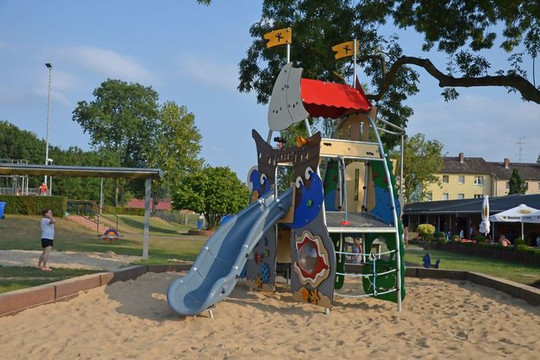 Bild 1 von Freibad Nieder-Eschbach Partnergalerie