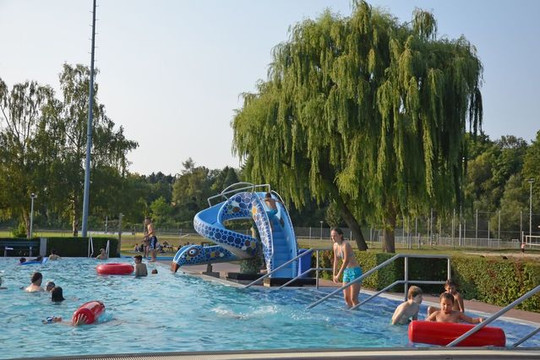 Bild 2 von Freibad Nieder-Eschbach Partnergalerie