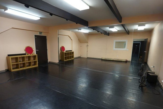 Image 3 from L.A. Bellydance Academy partner gallery