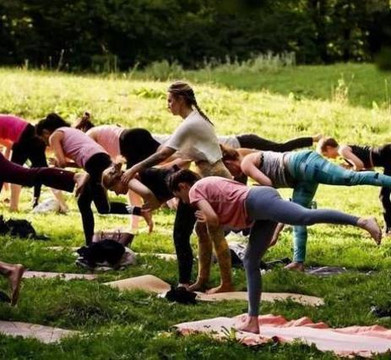 Bild 2 von Yoga Nebenan @ Isarauen (Tierparkseite) Partnergalerie