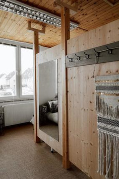 Bild 3 von Yogavaras Partnergalerie