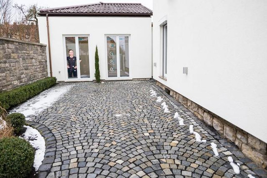 Bild 1 von EMS-Lounge® Würzburg-Rottendorf Partnergalerie