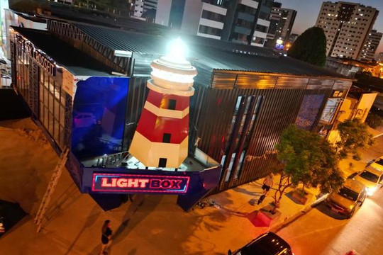 Imagem 2 da galeria do parceiro Ligth Box