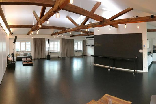 Bild 2 von VINYASA R&B MUSIC Dachwerk Loft Partnergalerie