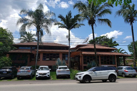 Imagem 2 da galeria do parceiro Surf's Up Club Pousada Camburizinho