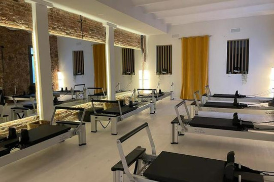 Imagen 3 de la galería del partner Pilates Poblenou Reformer - Llatzeret