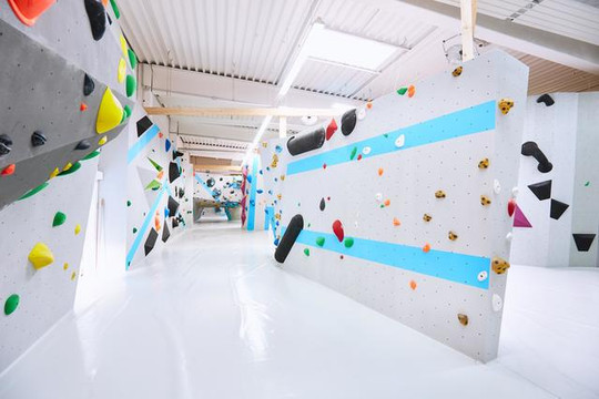Bild 3 von Boulderwelt Frankfurt Partnergalerie