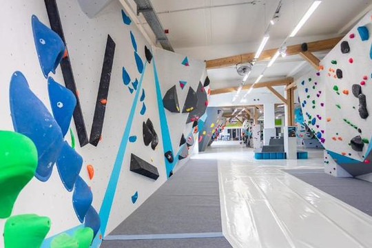 Bild 3 von Boulderwelt München West Partnergalerie