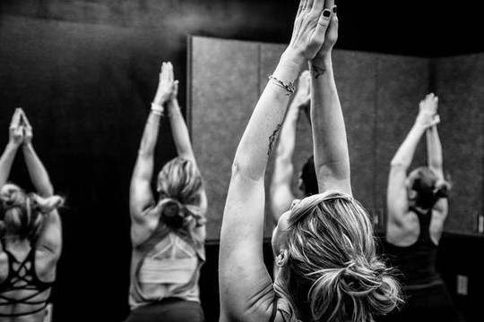 Image 2 from Y2 Yoga Cotswold partner gallery