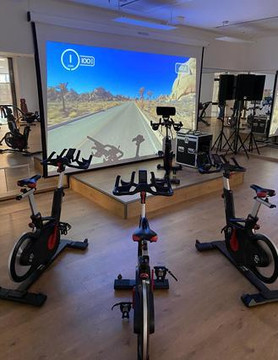 Bild 3 von Fitness Herum Galerie Partnergalerie