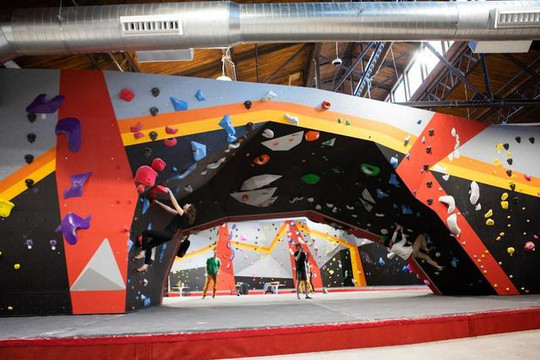 Image 1 from FA Climbing Station Square partner gallery