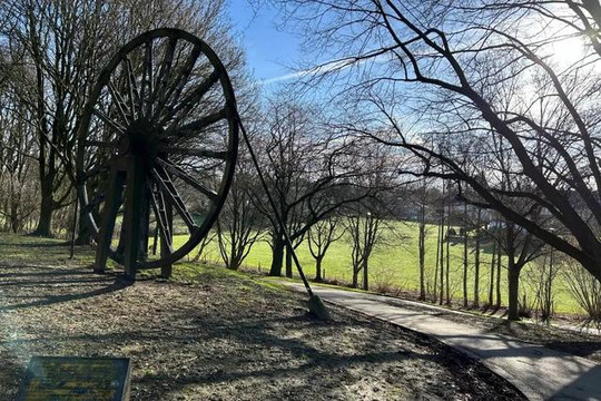 Bild 3 von Laufmamalauf Kaiser-Friedrich-Park am Hangeweiher Partnergalerie