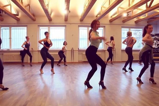 Bild 2 von Cuban Salsa Power Berlin @ Esmarchstraße Partnergalerie