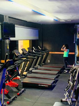 Imagem 3 da galeria do parceiro Academia TopFitness