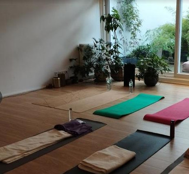 Bild 2 von YOGAKULA Düsseldorf Partnergalerie