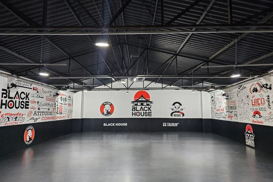 Imagem 2 da galeria do parceiro Black House JJ