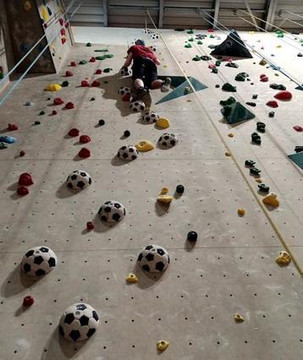 Bild 1 von BRONX ROCK Kletterhalle Partnergalerie