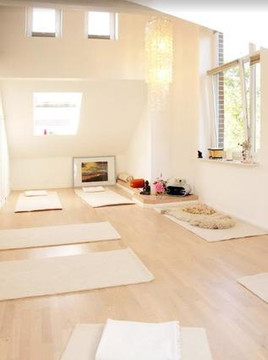 Bild 1 von SandraSchuh Yoga Partnergalerie