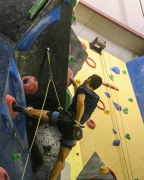 Imagem 2 da galeria do parceiro El Montés - Ginásio de Escalada