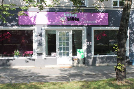Bild 2 von Lotus Blüte Neuhausen Partnergalerie