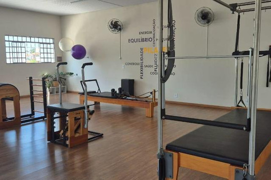 Imagem 2 da galeria do parceiro Clínica Fisiomed Pilates